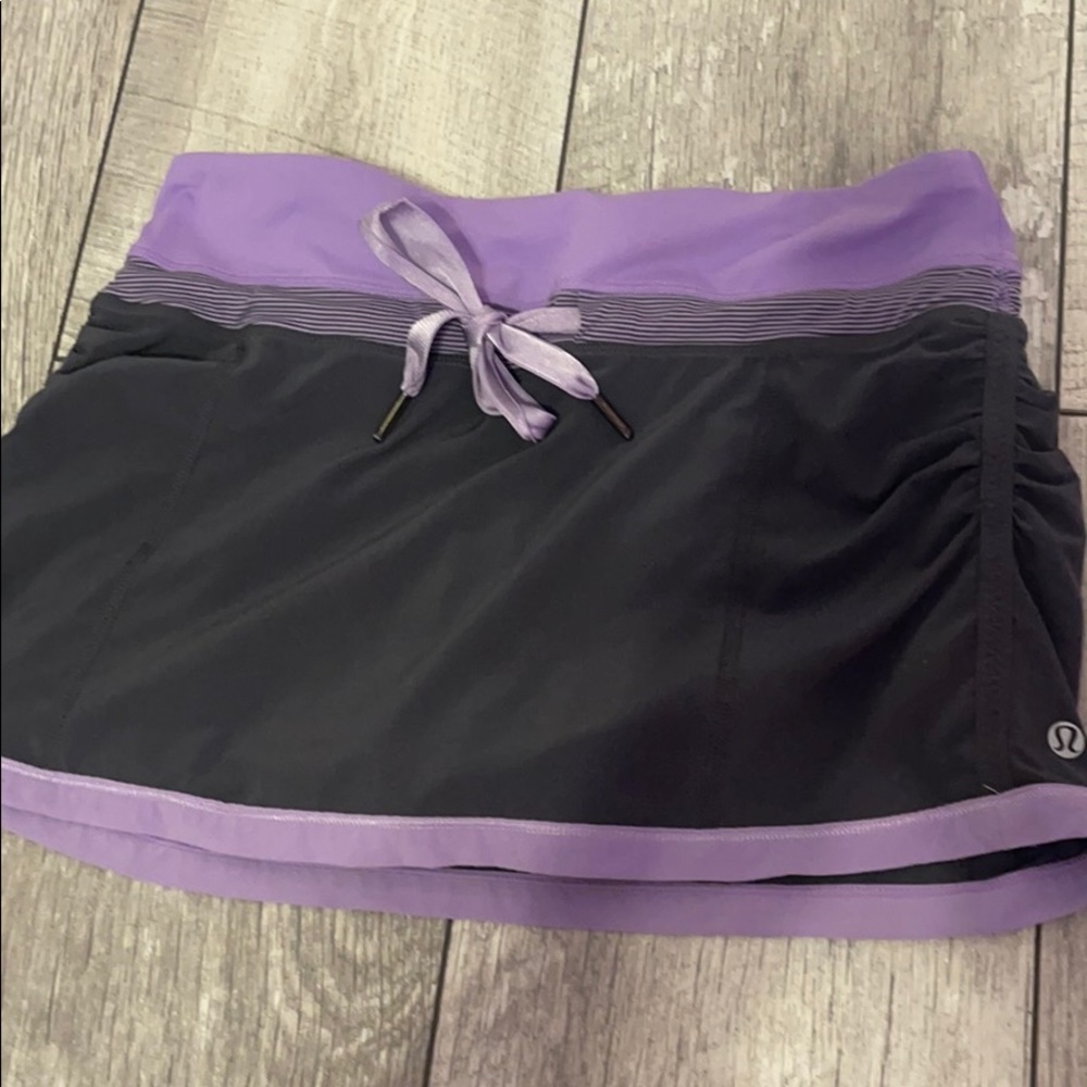 Lulu lemon skirt size 4